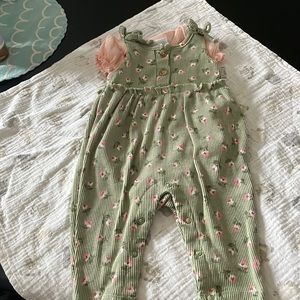 Baby girls 3-6mo onesie and jumpsuit